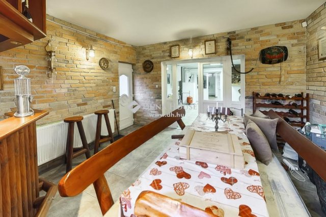 Eladó családi ház, Polgárdin 195 M Ft, 5 szobás