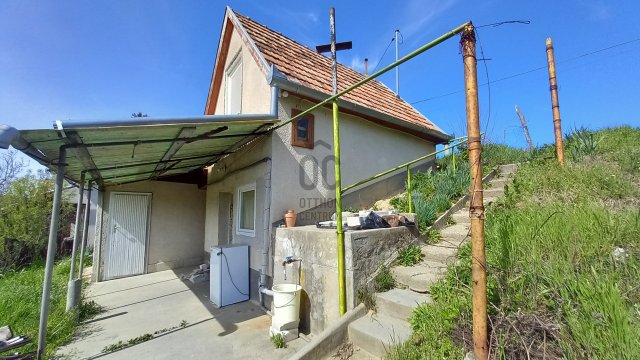 Eladó mezogazdasagi ingatlan, Szekszárdon 7.9 M Ft