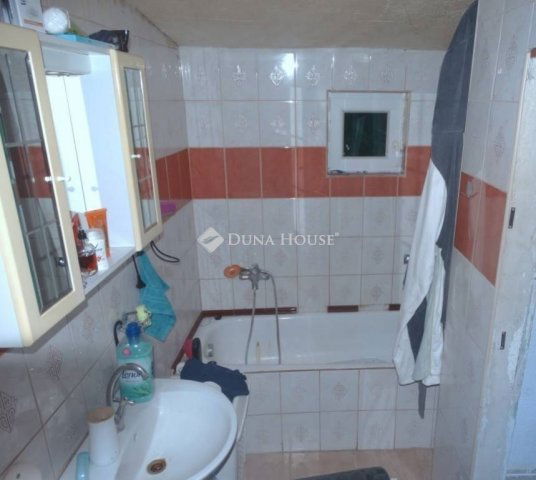 Eladó nyaraló, Szigetszentmiklóson 31.5 M Ft, 3 szobás