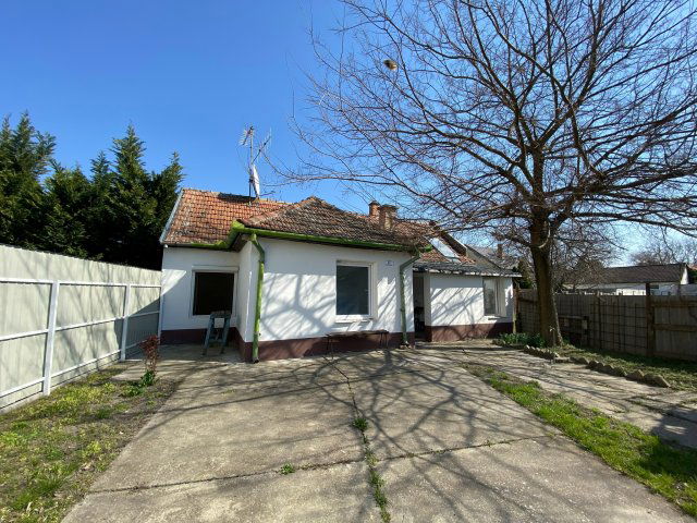 Eladó családi ház, Kiskunhalason 23.99 M Ft, 2+1 szobás