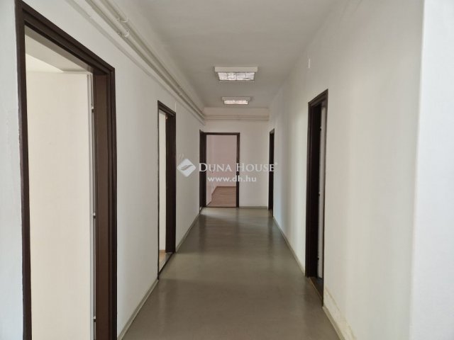 Kiadó iroda, Kecskeméten 1200 E Ft / hó / költözzbe.hu