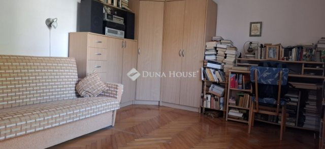 Eladó téglalakás, Pécsett 32.9 M Ft, 2 szobás