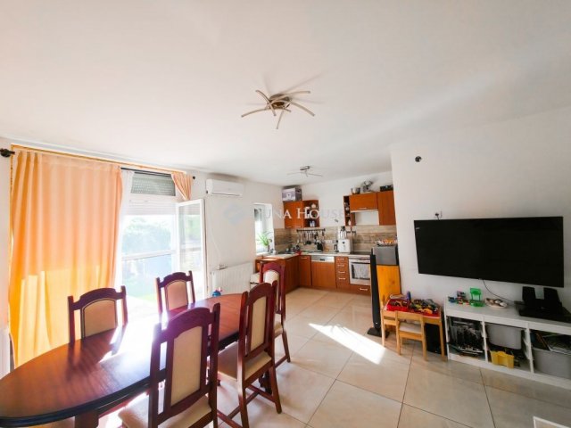 Eladó családi ház, Ercsiben 57.9 M Ft, 3 szobás