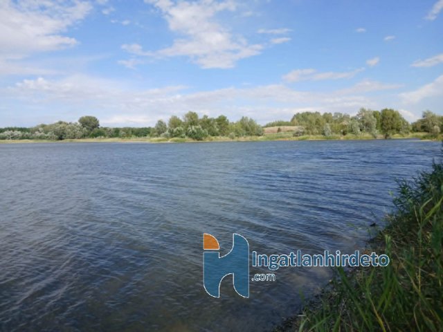 Eladó nyaraló, Hatvanban 9.8 M Ft, 2 szobás