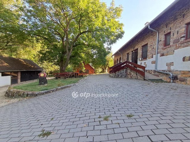 Eladó hotel, Herenden 750 M Ft / költözzbe.hu