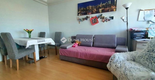 Eladó panellakás, Szombathelyen 49.5 M Ft, 4 szobás