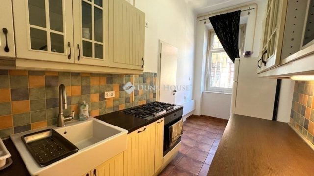 Eladó téglalakás, Budapesten, VII. kerületben 79.9 M Ft