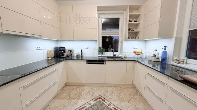 Eladó családi ház, Balatonszentgyörgyön 209.52 M Ft, 5 szobás