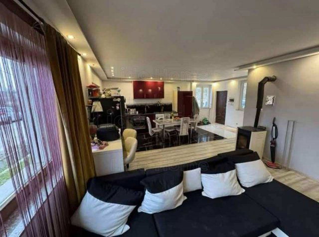 Eladó családi ház, Kaposváron 38 M Ft, 11+3 szobás