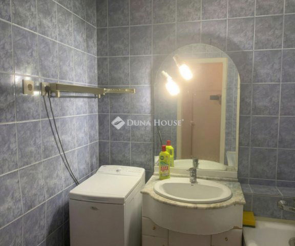 Eladó téglalakás, Zalaegerszegen 37.9 M Ft, 3 szobás