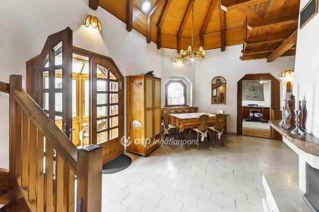 Eladó családi ház, Tatabányán 199 M Ft, 6+3 szobás