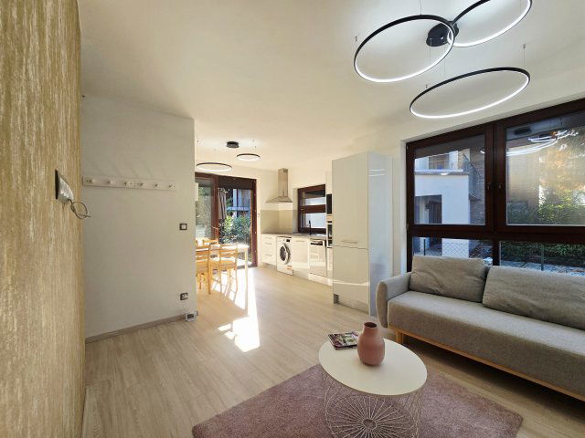 Kiadó téglalakás, albérlet, Balatonfenyvesen 240 E Ft / hó