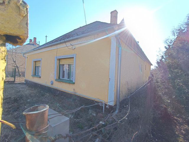Eladó családi ház, Ácson 29.9 M Ft, 4 szobás