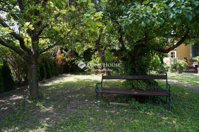 Eladó családi ház, Veszprémben 149 M Ft, 4+1 szobás