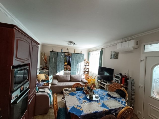 Eladó ikerház, Budapesten, XIV. kerületben, Szatmár utcában