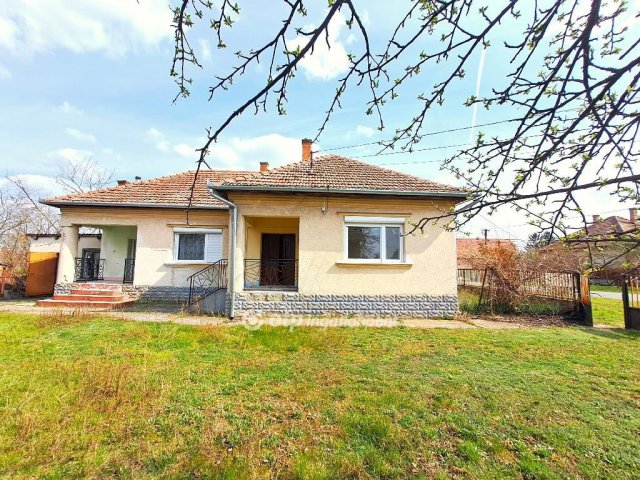 Eladó családi ház, Abonyban 36.9 M Ft, 3 szobás