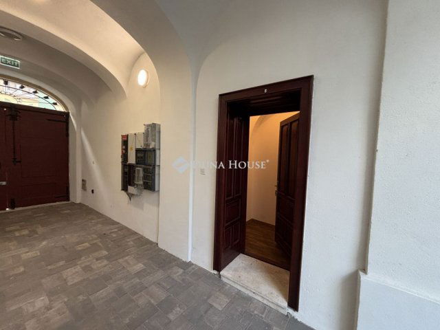 Eladó téglalakás, Sopronban 59.9 M Ft, 1 szobás