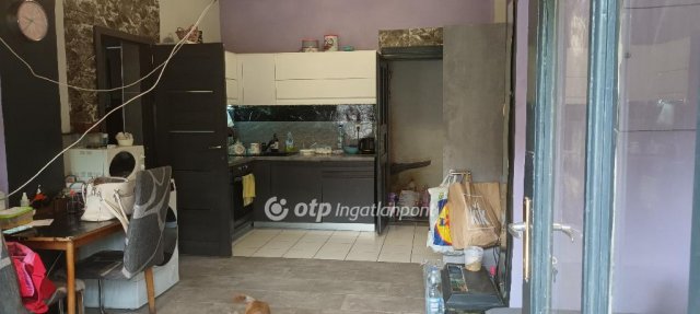 Eladó családi ház, Budapesten, VIII. kerületben 65 M Ft