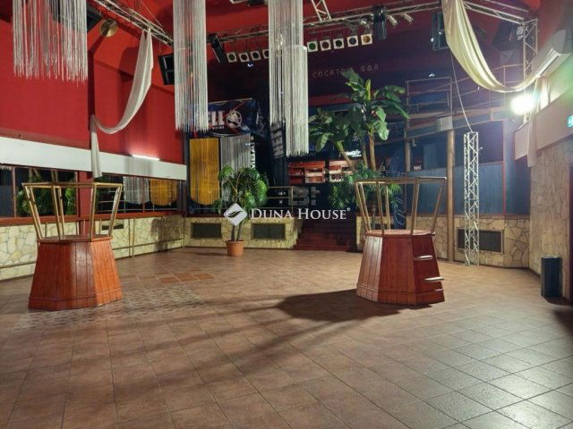 Eladó ipari ingatlan, Komlón 95 M Ft / költözzbe.hu