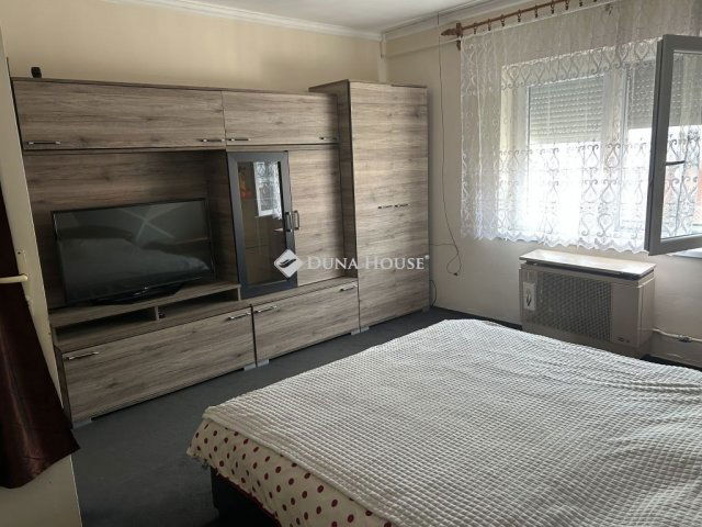 Eladó családi ház, Polgáron 23.9 M Ft, 2 szobás