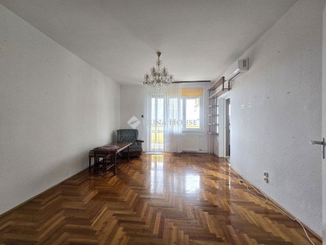 Eladó panellakás, Budapesten, XVIII. kerületben, Építő utcában