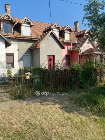 Eladó sorház, Kiskörén 9 M Ft, 4 szobás / költözzbe.hu