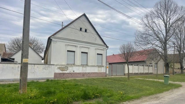Eladó családi ház, Töttösön 15 M Ft, 3 szobás