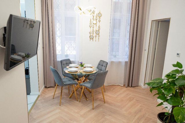 Eladó téglalakás, Budapesten, VI. kerületben 82.9 M Ft