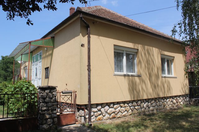 Eladó családi ház, Vásárosfalun 30.999 M Ft, 3 szobás