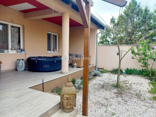 Eladó családi ház, Mogyoródon 125.6 M Ft, 4 szobás