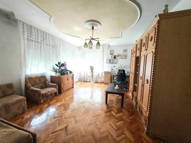 Eladó családi ház, Szatymazon 52.9 M Ft, 6 szobás