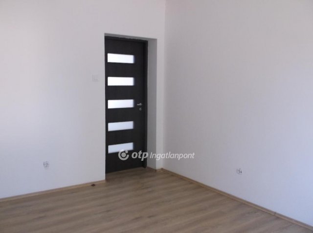 Eladó családi ház, Halmajugrán 24.9 M Ft, 2 szobás