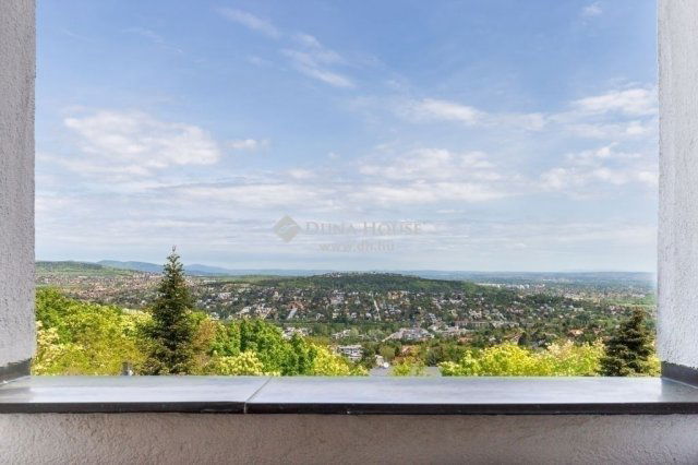 Eladó családi ház, Budapesten, III. kerületben 415 M Ft