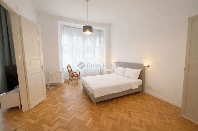 Kiadó téglalakás, albérlet, I. kerületben, Donáti utcában