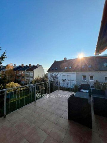 Eladó családi ház, Balatonfüreden 115 M Ft, 2+1 szobás