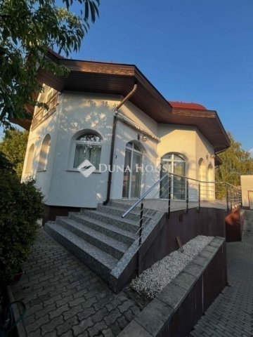 Eladó családi ház, Budapesten, XVIII. kerületben 174 M Ft