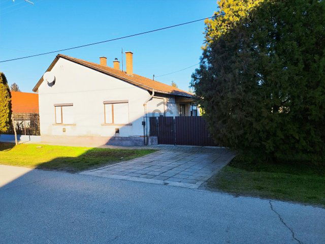 Eladó családi ház, Nagykőrösön 40.5 M Ft, 2 szobás