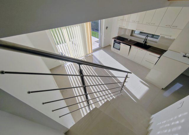 Eladó ikerház, Alsóörsön 105.9 M Ft, 1+3 szobás