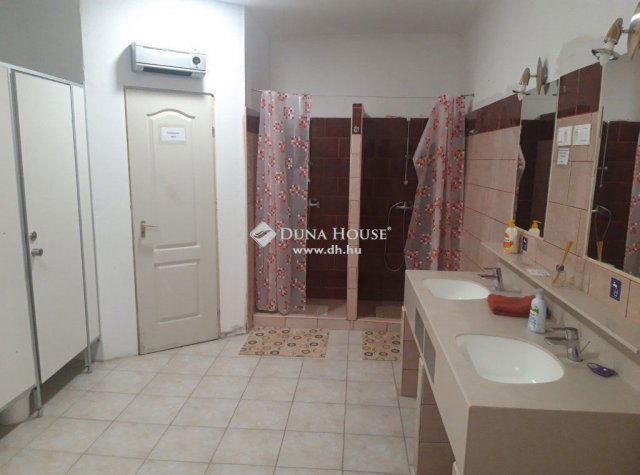 Eladó családi ház, Ráckevén 96 M Ft, 11 szobás