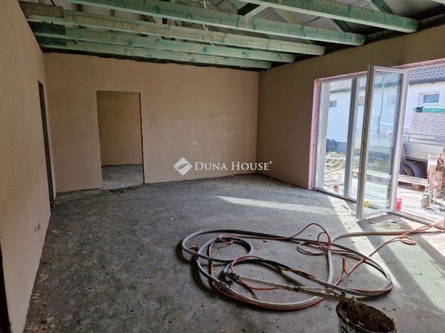 Eladó családi ház, Monoron 99 M Ft, 5 szobás