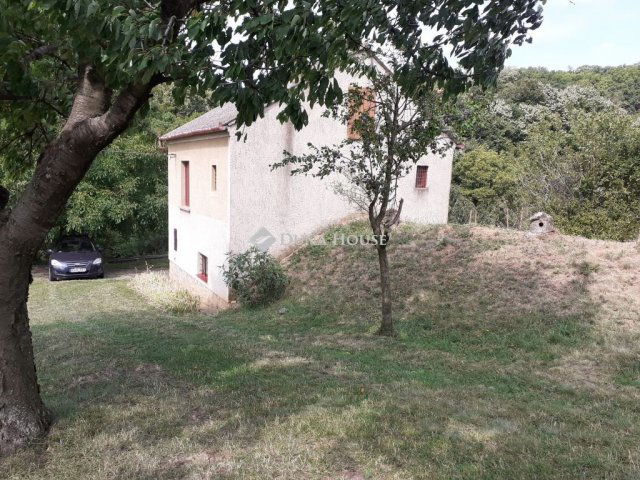 Eladó családi ház, Pécsváradon 19.9 M Ft, 1 szobás