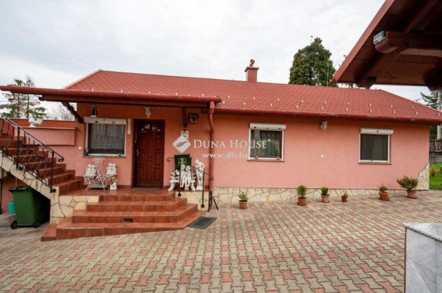 Eladó nyaraló, Budakeszin 150 M Ft, 4 szobás