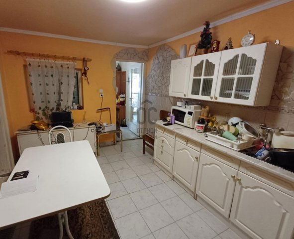 Eladó ikerház, Debrecenben 30 M Ft, 1 szobás