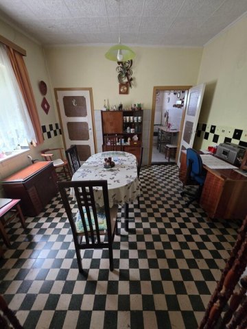 Eladó családi ház, Adonyban 48.5 M Ft, 3 szobás