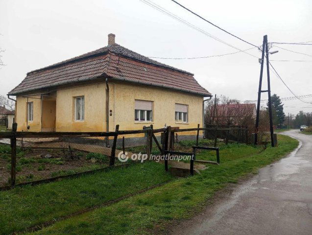 Eladó családi ház, Pélyen 8.5 M Ft, 3 szobás