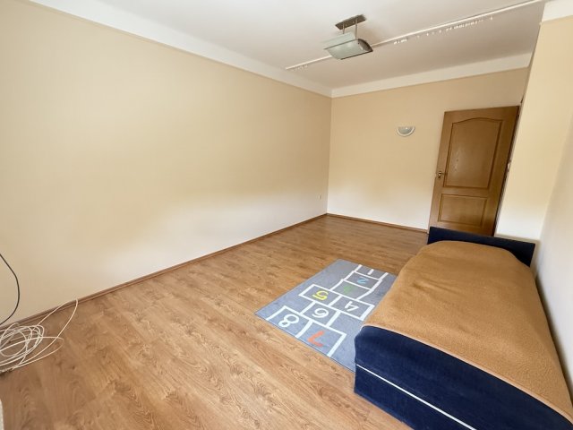 Kiadó családi ház, albérlet, Pakson 150 E Ft / hó, 2 szobás