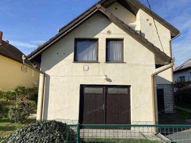 Eladó téglalakás, Fonyódon 35 M Ft, 3 szobás