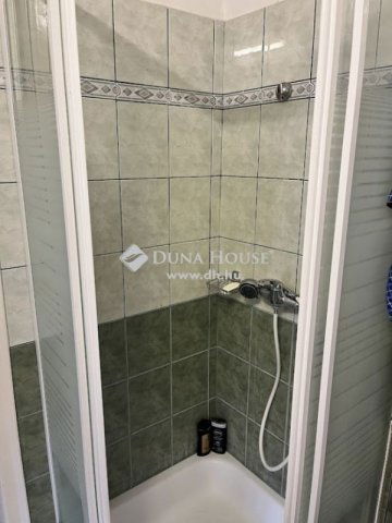 Eladó családi ház, Pécsett 82.9 M Ft, 2 szobás