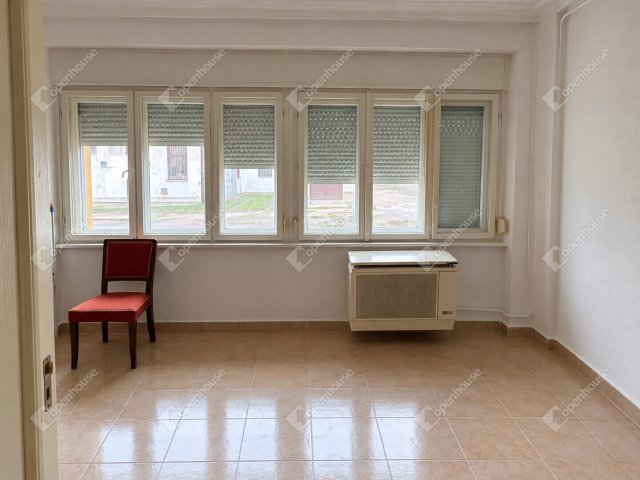 Eladó családi ház, Lajoskomáromban 54 M Ft, 3 szobás