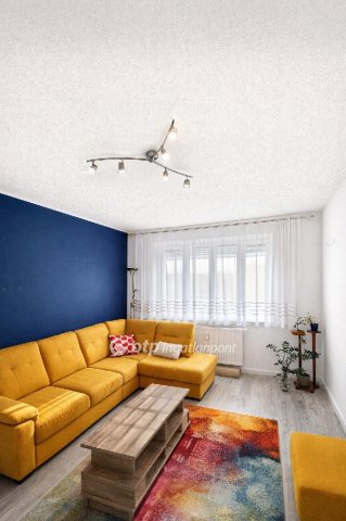 Eladó panellakás, Székesfehérvárott 55.9 M Ft, 2 szobás